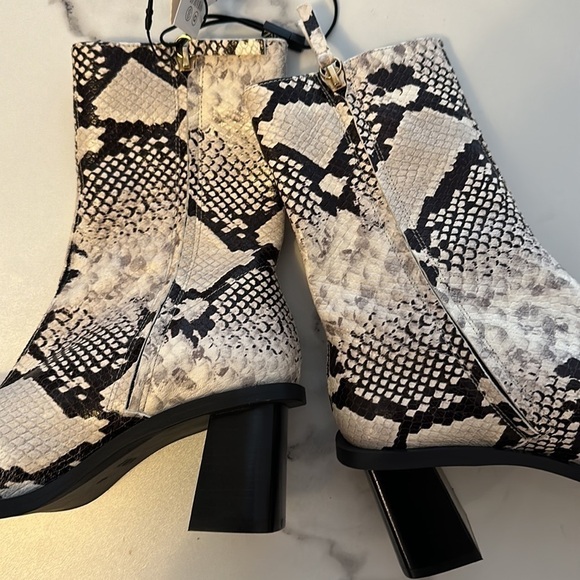 NEW Zara Snake Print Leather Block Heel Squared Toe Ankle Boots Booties 2130/010 - Picture 13 of 13